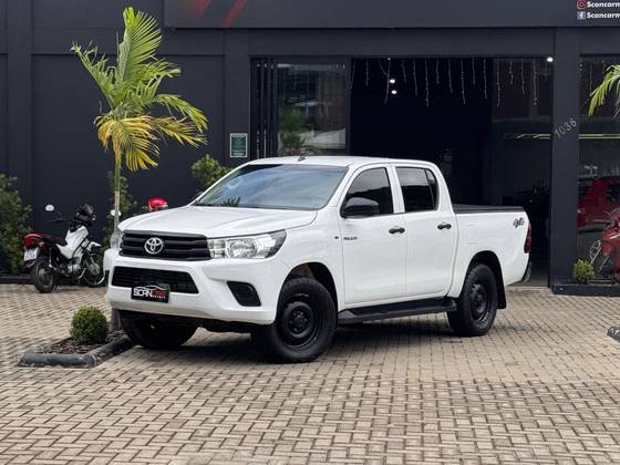 TOYOTA HILUX 2.8 POWER PACK 4X4 CD 16V DIESEL 4P MANUAL